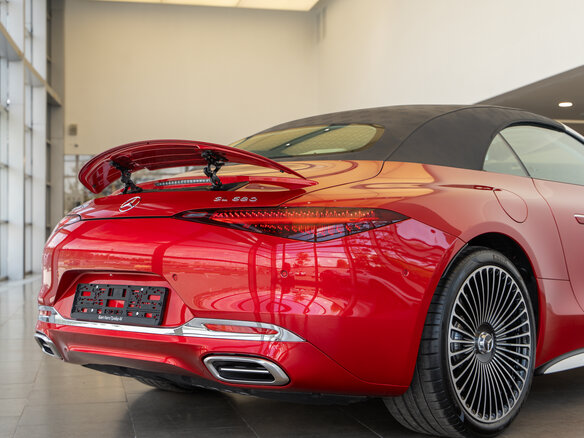 2025 Mercedes-Benz Maybach SL, красный - вид 6