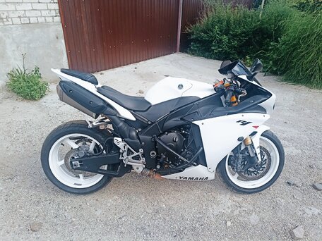 2010 Yamaha YZF-R1, белый, 850000 рублей, вид 5