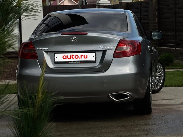 2010 Suzuki Kizashi, серебристый - вид 4