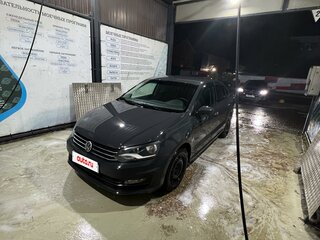 2016 Volkswagen Polo V Рестайлинг, серый, 690000 рублей, вид 2