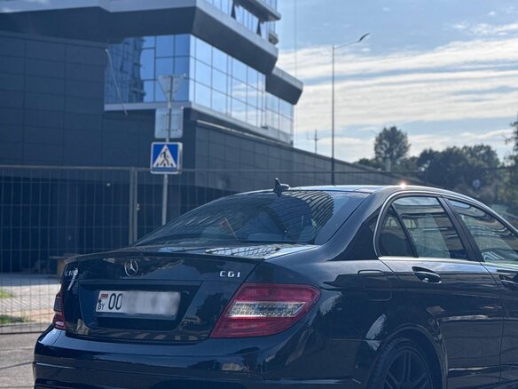 2011 Mercedes-Benz C-Класс 180 BlueEFFICIENCY III (W204), чёрный, 1207016 рублей - вид 2