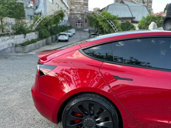 2023 Tesla Model 3 Performance I, красный, 2500000 рублей - вид 7