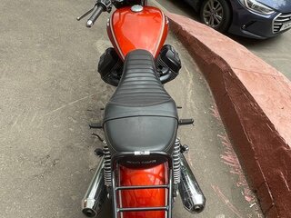 Moto Guzzi V 9