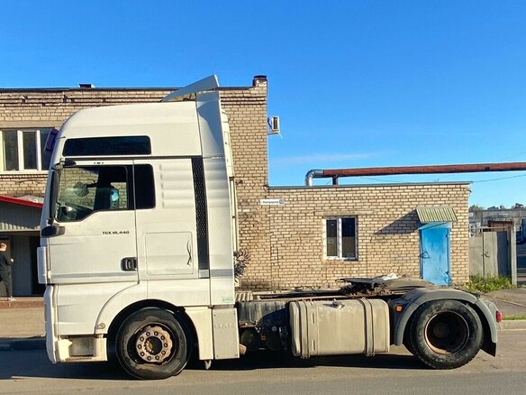 2010 MAN TGX, белый, 2500000 рублей - вид 2