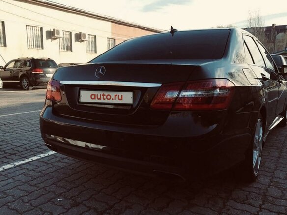 2009 Mercedes-Benz E-Класс 200 5G-Tronic IV (W212, S212, C207), чёрный, 1370000 рублей - вид 1