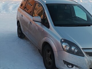 2012 Opel Zafira B Рестайлинг, серебристый, 725000 рублей, вид 2