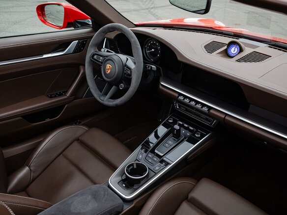 2019 Porsche 911 Carrera 4S VIII (992), красный - вид 18