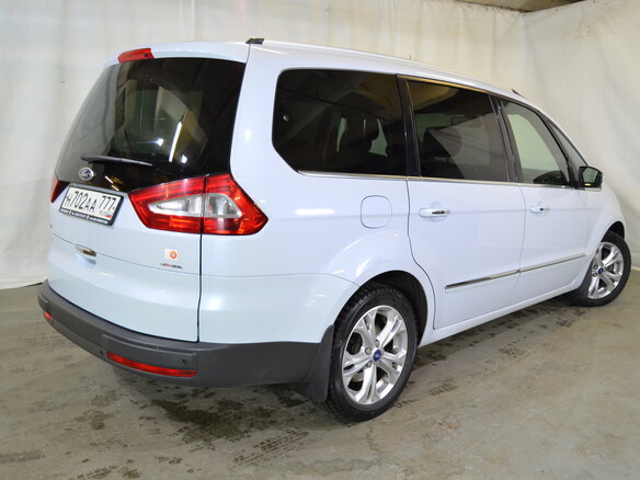 2013 Ford Galaxy PowerShift II Рестайлинг, белый - вид 1