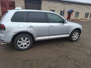 2006 Volkswagen Touareg I, серебристый, 799000 рублей, вид 5