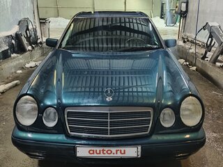 1997 Mercedes-Benz E-Класс 200 II (W210, S210), зелёный, 740000 рублей, вид 3