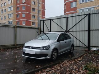 2013 Volkswagen Polo V, серебристый, 645000 рублей, вид 2