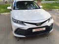2021 Toyota Camry VIII (XV70) Рестайлинг, белый, 2749000 рублей - вид 1