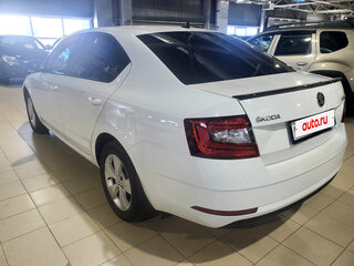 2017 Skoda Octavia III (A7) Рестайлинг, белый, 1990000 рублей, вид 4