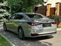 2022 Lexus ES 300h VII Рестайлинг, серый - вид 3