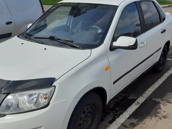 2013 Lada (ВАЗ) Granta I, белый, 455000 рублей - вид 3