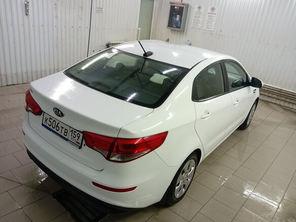 2017 Kia Rio III Рестайлинг, белый, 970000 рублей - вид 8