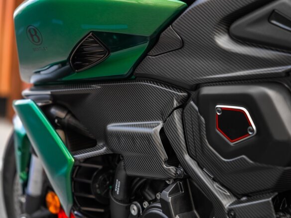 2024 Ducati Diavel V4, зелёный, 9900000 рублей - вид 16