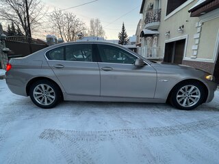 2010 BMW 5 серии 523i VI (F10/F11/F07), бежевый, 1890000 рублей, вид 4
