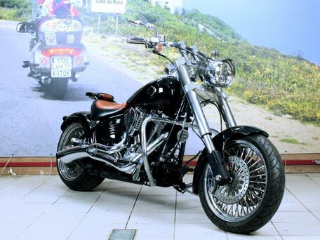 2008 Harley-Davidson Rocker C, чёрный, 5000000 рублей, вид 2
