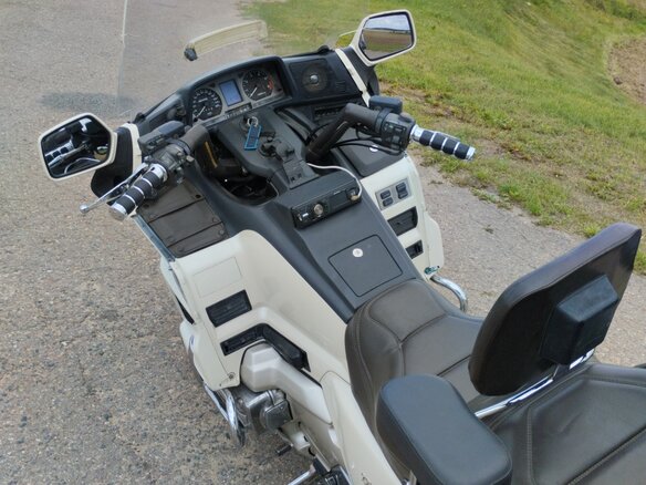 1990 Honda GL 1500 Gold Wing, белый, 377404 рублей - вид 1