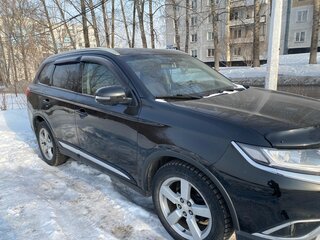 2016 Mitsubishi Outlander III Рестайлинг 2, чёрный, 2250000 рублей, вид 3
