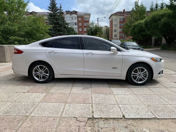 2016 Ford Fusion (North America) II Рестайлинг, белый, 2080000 рублей - вид 4