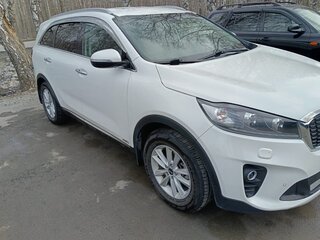 2019 Kia Sorento III Prime Рестайлинг, белый, 2900000 рублей, вид 4