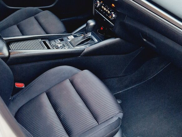 2016 Mazda 6 III (GJ) Рестайлинг, белый, 1950000 рублей - вид 20