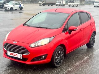 2016 Ford Fiesta Mk6 Рестайлинг, красный, 810000 рублей, вид 1