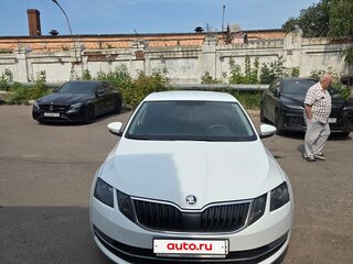 2019 Skoda Octavia III (A7) Рестайлинг, белый, 1500000 рублей, вид 4