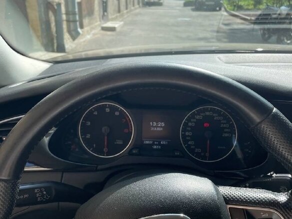 2011 Audi A4 IV (B8), коричневый, 1350000 рублей - вид 9