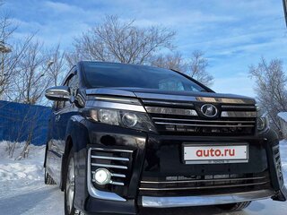 2014 Toyota Voxy III (R80), чёрный, 2000000 рублей, вид 2