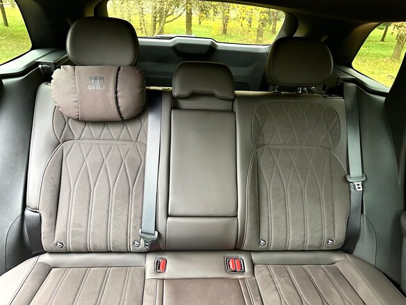 2025 Geely Monjaro (Xingyue L) I Рестайлинг 2 (China Market), чёрный, 4090000 рублей - вид 8
