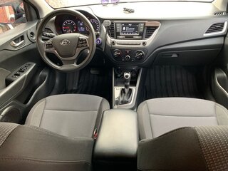 2018 Hyundai Solaris II, чёрный, 1549000 рублей, вид 1