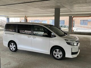 2014 Toyota Voxy III (R80), белый, 1750000 рублей, вид 2