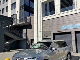 2016 Volvo XC90 II, серебристый, 3350000 рублей, вид 1