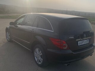 2007 Mercedes-Benz R-Класс 500 I Рестайлинг, чёрный, 1300000 рублей, вид 3