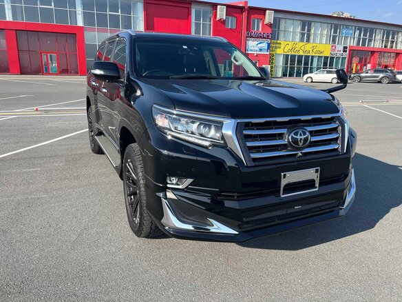 2021 Toyota Land Cruiser Prado 150 Series Рестайлинг 3, чёрный, 5999999 рублей - вид 2