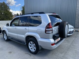 2004 Toyota Land Cruiser Prado 5-speed 120 Series, серебристый, 2150000 рублей, вид 3