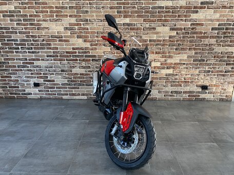 2026 QJMotor SVT 650 X, красный, 729000 рублей, вид 1