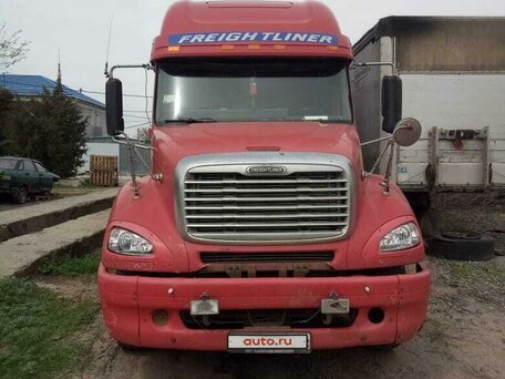 2002 Freightliner Columbia, красный, 2500000 рублей, вид 2