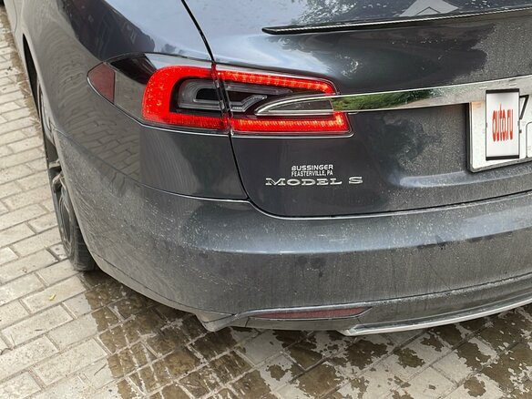 2015 Tesla Model S S85D I, серый, 3700000 рублей - вид 4