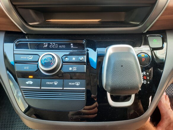 2019 Honda Freed II Рестайлинг, серебристый, 1800000 рублей - вид 15