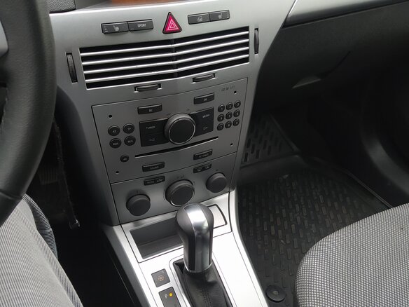 2014 Opel Astra H Рестайлинг, серебристый, 675000 рублей - вид 4