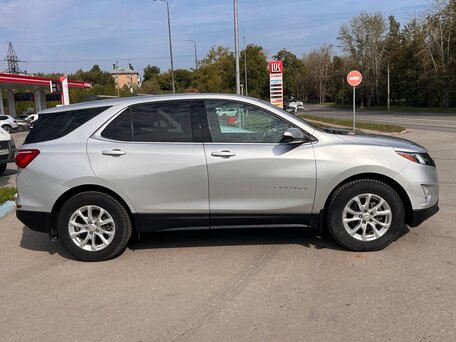 2020 Chevrolet Equinox III, серый, 1770000 рублей, вид 4