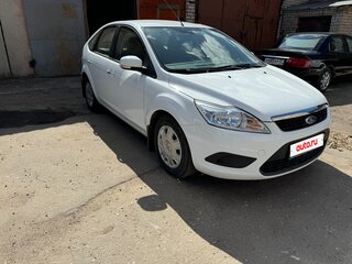 2011 Ford Focus II Рестайлинг, белый, 1000000 рублей, вид 3