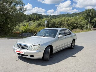 2001 Mercedes-Benz S-Класс 320 Long IV (W220), серебристый, 560000 рублей, вид 1
