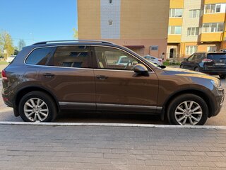 2013 Volkswagen Touareg II, коричневый, 1850000 рублей, вид 2