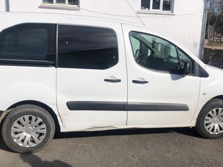 2013 Citroen Berlingo II Рестайлинг, белый, 430000 рублей, вид 3
