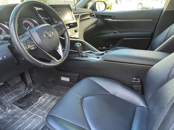 2023 Toyota Camry VIII (XV70) Рестайлинг, чёрный, 2950000 рублей - вид 2